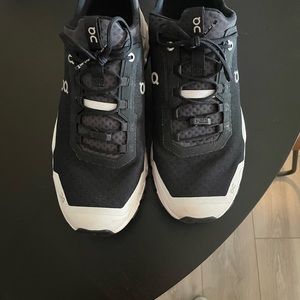 Mens On Cloud size 11.5